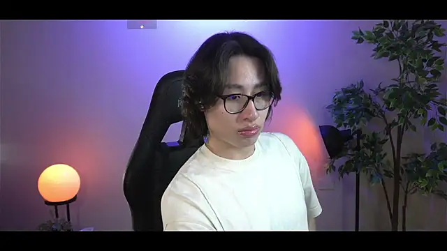 Snapshot of SrLuis18 chatting on 03.02.25 SrLuis18 online show from 03.02.25