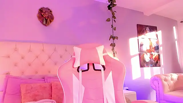 Snapshot of Brann_tadzio chatting on 12.22.24 Brann tadzio online show from 12.22.24