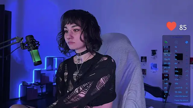 Snapshot of deadlysweet chatting on 12.17.24 deadlysweet online show from 12.17.24