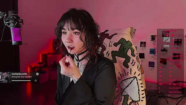 deadlysweet online show from 11.23.25