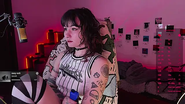 deadlysweet online show from 11.28.25