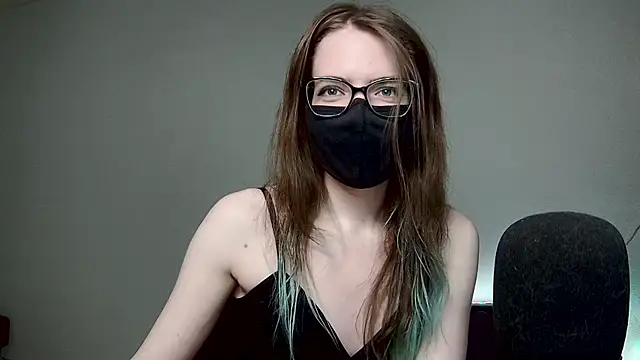 Snapshot of amber_candyfloss chatting on 10.10.25 amber candyfloss online show from 10.10.25