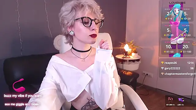 Snapshot of _Moonlight_t chatting on 02.13.25 Moonlight t online show from 02.13.25