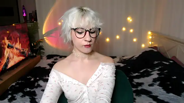 Snapshot of _Moonlight_t chatting on 11.22.25 Moonlight t online show from 11.22.25