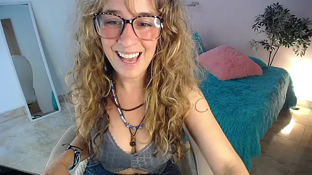 Paula Paz online show from 10.15.25