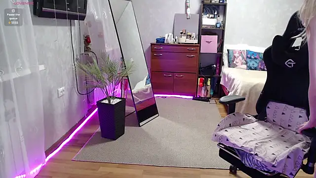 Little Soph online show from 01.23.25