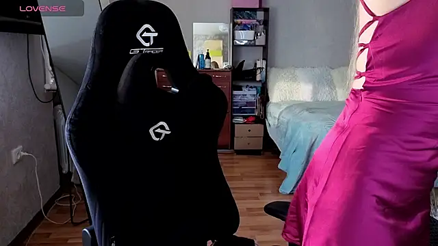 Little Soph online show from 09.16.25