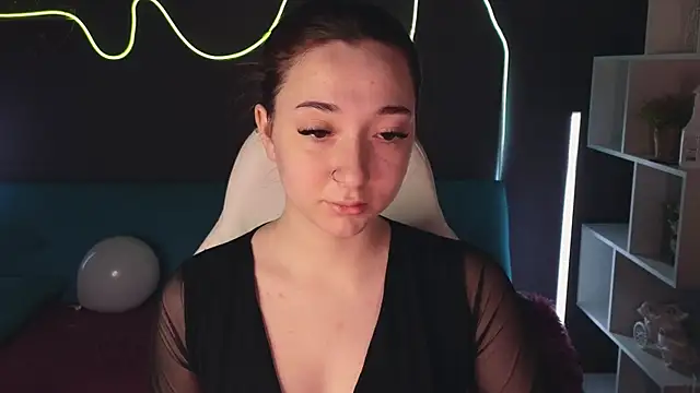 YasmineWest online show from 12.21.24