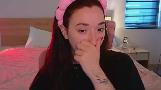 YasmineWest online show from 04.14.26