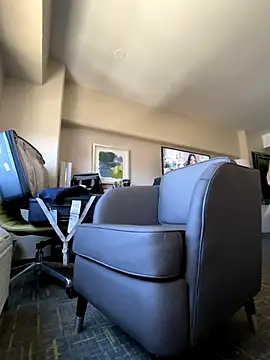 fatfabulous1981 online show from 10.19.25