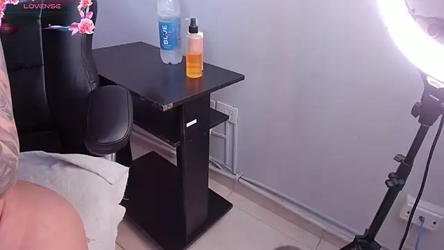 Tisha  lau online show from 03.21.25