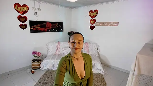 lollita 23  online show from 04.17.26