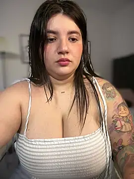 Snapshot of horny_roomiess chatting on 02.18.26 horny roomiess online show from 02.18.26