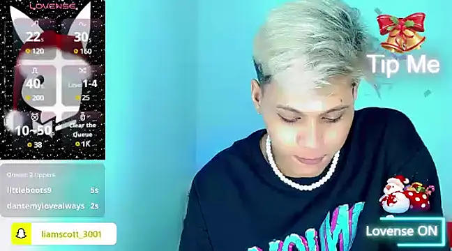 Snapshot of Liamscott_ chatting on 12.14.24 Liamscott online show from 12.14.24