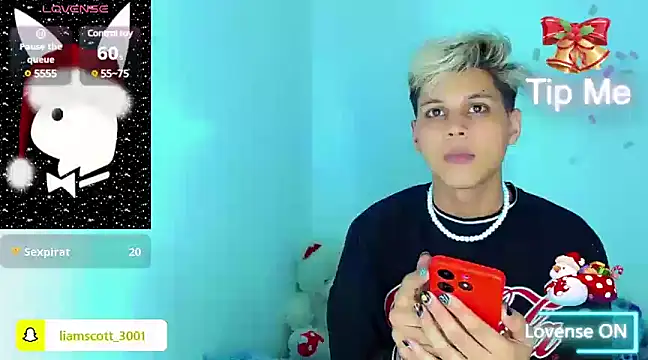 Snapshot of Liamscott_ chatting on 12.22.24 Liamscott online show from 12.22.24