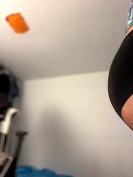 JulianaCastillo online show from 10.17.25