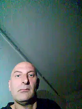 Snapshot of tinybear79 chatting on 10.17.25 tinybear79 online show from 10.17.25