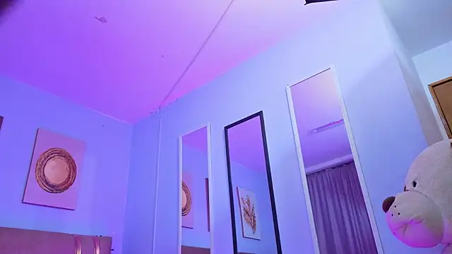 sarah cruzz  online show from 03.03.26