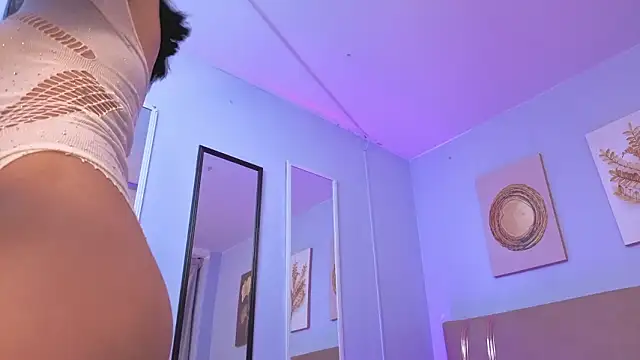 sarah cruzz  online show from 03.26.26