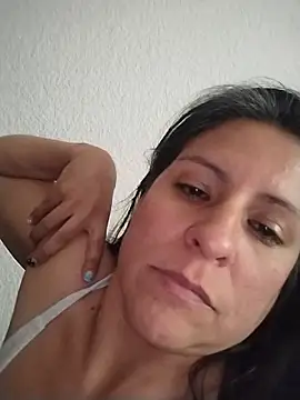 Snapshot of LucifernandaSw chatting on 02.14.25 LucifernandaSw online show from 02.14.25