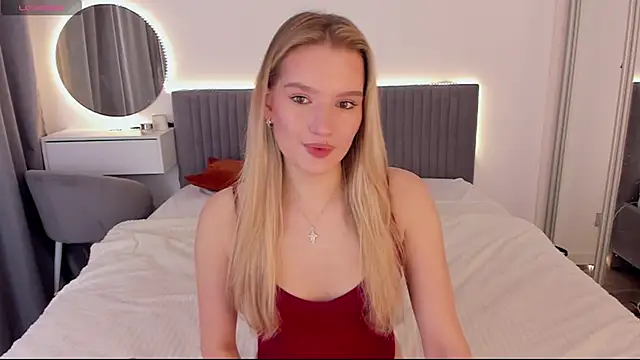 Snapshot of CassieRayss chatting on 11.07.25 CassieRayss online show from 11.07.25