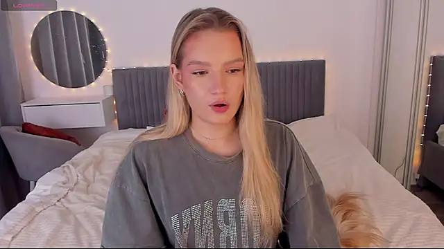 CassieRayss online show from 12.17.25