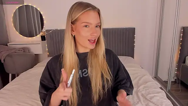 CassieRayss online show from 04.20.26