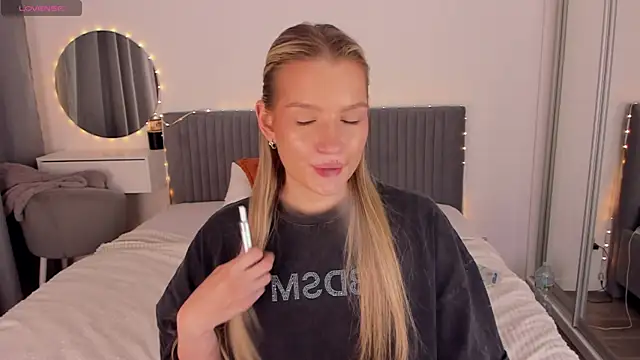 CassieRayss online show from 04.25.26