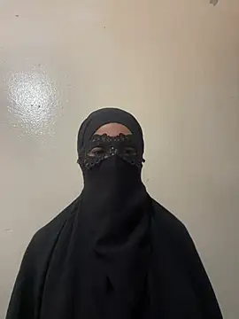 Snapshot of Hijabi_HotGirls chatting on 02.15.25 Hijabi HotGirls online show from 02.15.25