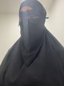 Snapshot of Hijabi_HotGirls chatting on 02.22.25 Hijabi HotGirls online show from 02.22.25