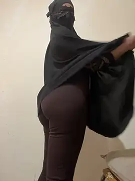 Snapshot of Hijabi_HotGirls chatting on 02.27.25 Hijabi HotGirls online show from 02.27.25