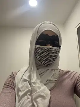 Snapshot of Hijabi_HotGirls chatting on 03.15.25 Hijabi HotGirls online show from 03.15.25