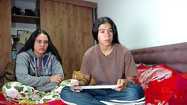 CleoAndAshley online show from 02.15.25