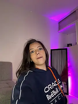 Snapshot of martina_duque_ chatting on 02.21.25 martina duque online show from 02.21.25