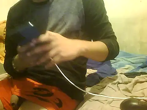 Snapshot of daniperalta chatting on 12.17.25 daniperalta online show from 12.17.25