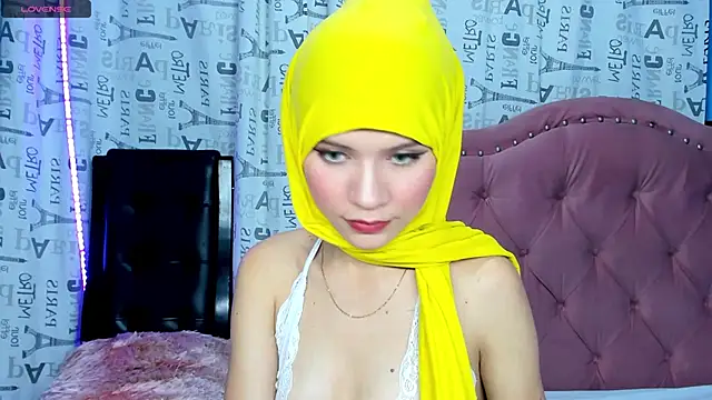 Snapshot of hanaa_18 chatting on 12.03.24 hanaa 18 online show from 12.03.24