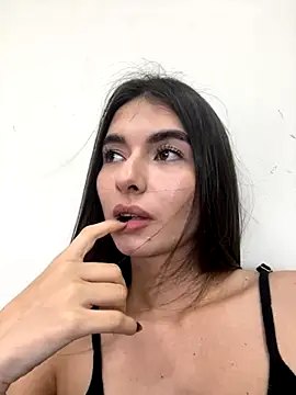 Snapshot of Coralinee_01 chatting on 10.30.25 Coralinee 01 online show from 10.30.25