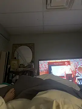 Snapshot of Indyplayer chatting on 10.20.25 Indyplayer online show from 10.20.25