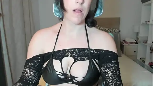 emmita69  online show from 04.16.26