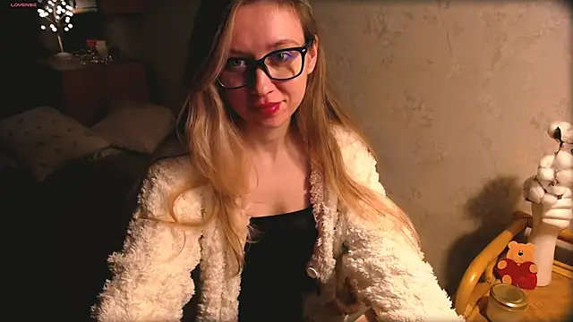 Lina Roo online show from 04.22.26