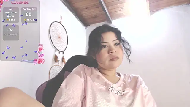 Snapshot of Amara18_ chatting on 11.15.25 Amara18 online show from 11.15.25