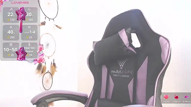 Snapshot of Amara18_ chatting on 11.20.25 Amara18 online show from 11.20.25