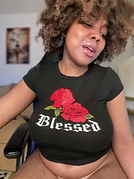 SSEXYBUBBLEBUTT101 online show from 12.22.24