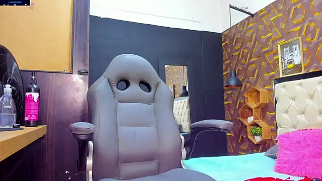 Snapshot of deyy_madissonn chatting on 01.18.25 deyy madissonn online show from 01.18.25