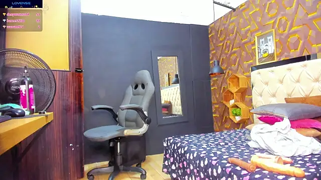 Snapshot of deyy_madissonn chatting on 01.26.25 deyy madissonn online show from 01.26.25