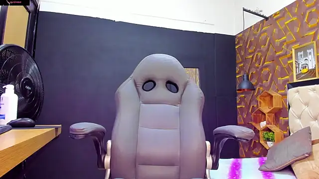 Snapshot of deyy_madissonn chatting on 01.30.25 deyy madissonn online show from 01.30.25