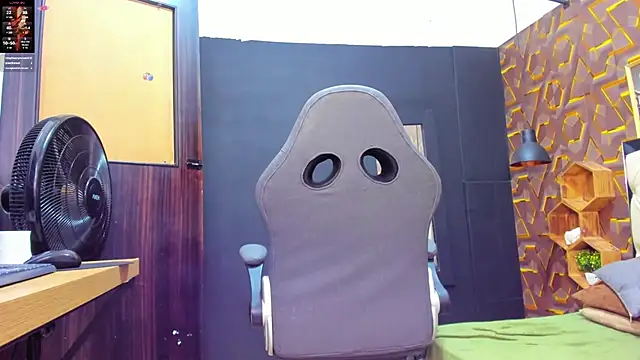 Snapshot of deyy_madissonn chatting on 03.23.25 deyy madissonn online show from 03.23.25