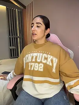 Snapshot of Victoria-And1 chatting on 02.10.26 Victoria-And1 online show from 02.10.26