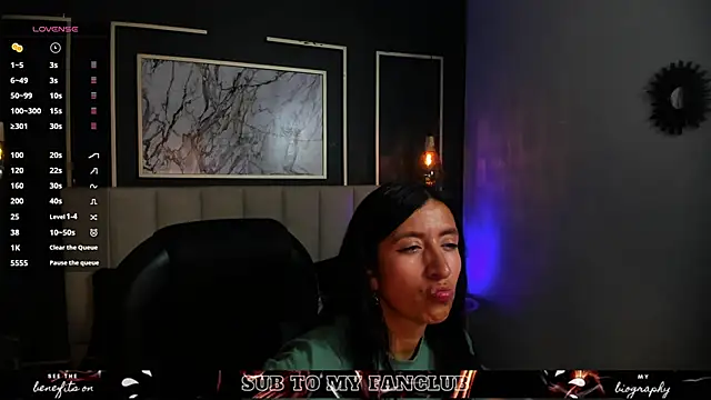 Snapshot of kira_moon__ chatting on 09.17.25 kira moon online show from 09.17.25