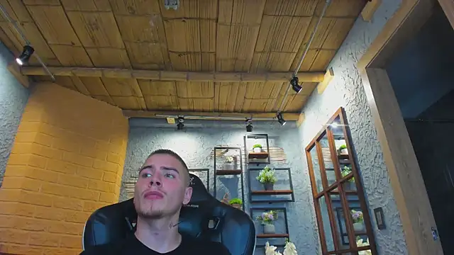 Snapshot of JordanThompson_ chatting on 03.20.25 JordanThompson online show from 03.20.25